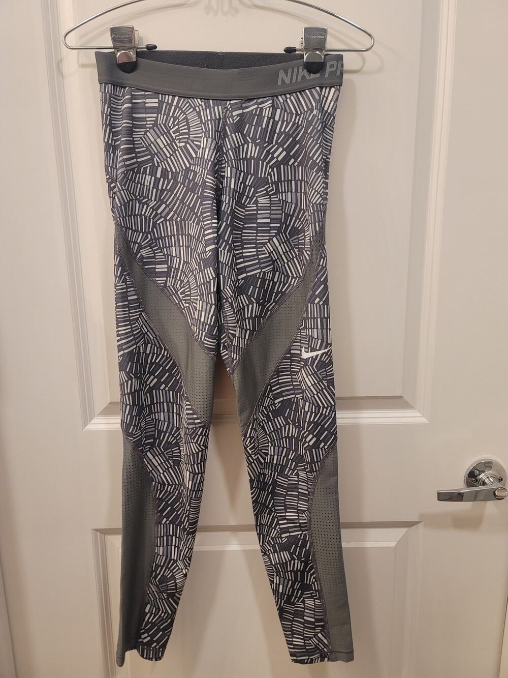 Nike Pro Hypercool Tidal Training Capris